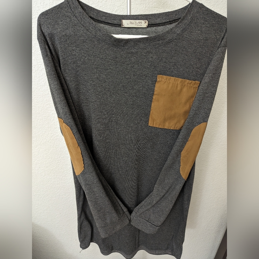 Mei Yi99 Gray jersey knit with faux suede elbow patches and front pocket